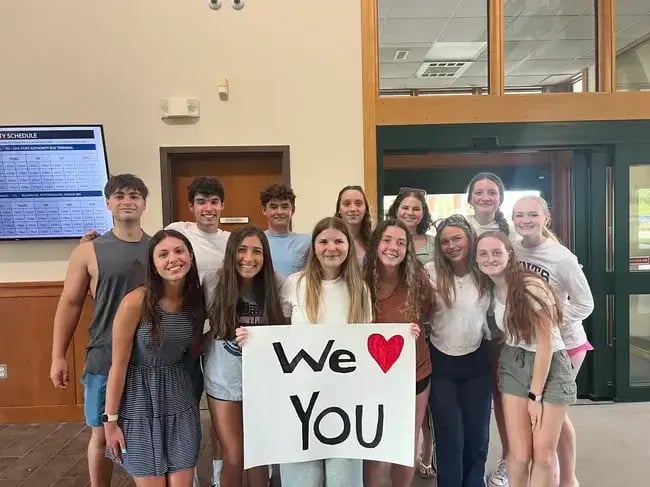 8-15Uhr – USA Zoe Bild 1-1-1-1