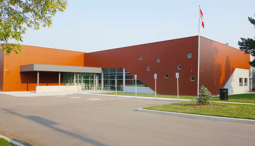 School Image - Calmar Secondary School