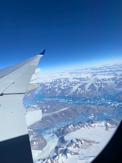 Berglandschaft aus dem Flugzeug fotografiert