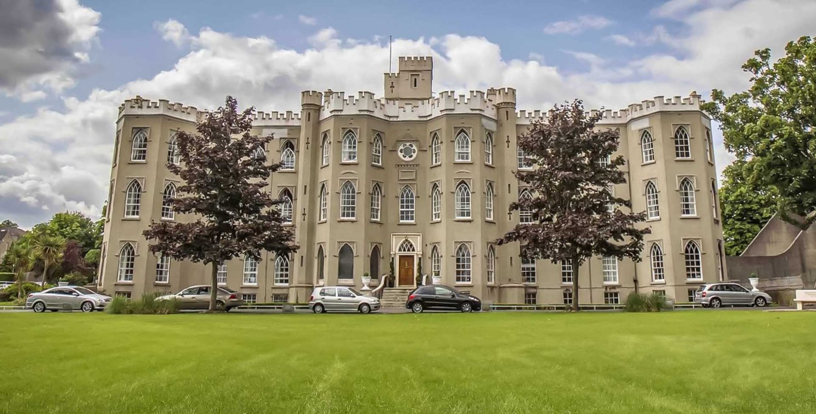 IRL – Internat-min