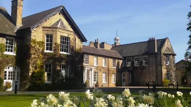 Internat-min-thumbnail