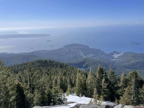 Landschaft mit Bergen