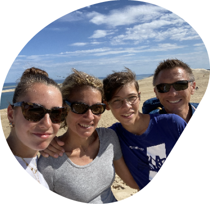 eine Familie beim Schüleraustausch in Australien am Strand