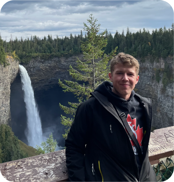 Schüler beim Schüleraustausch am Wasserfall in Kanada in der Natur Ausland Kanada