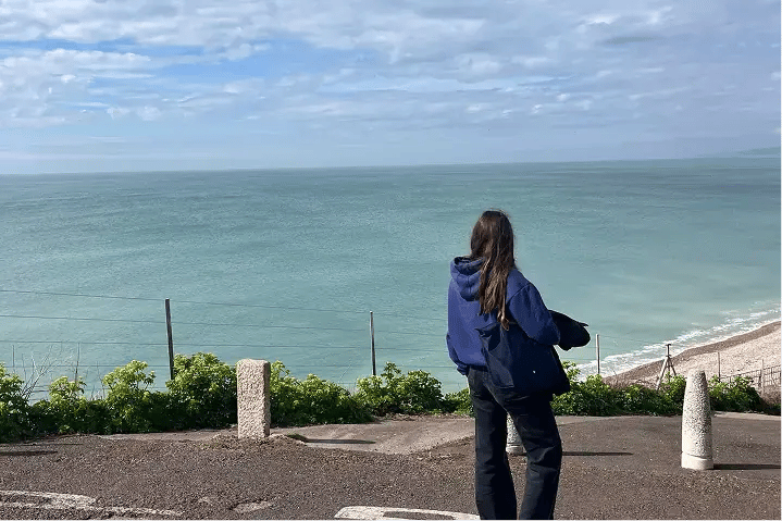 Schülerin England Meer