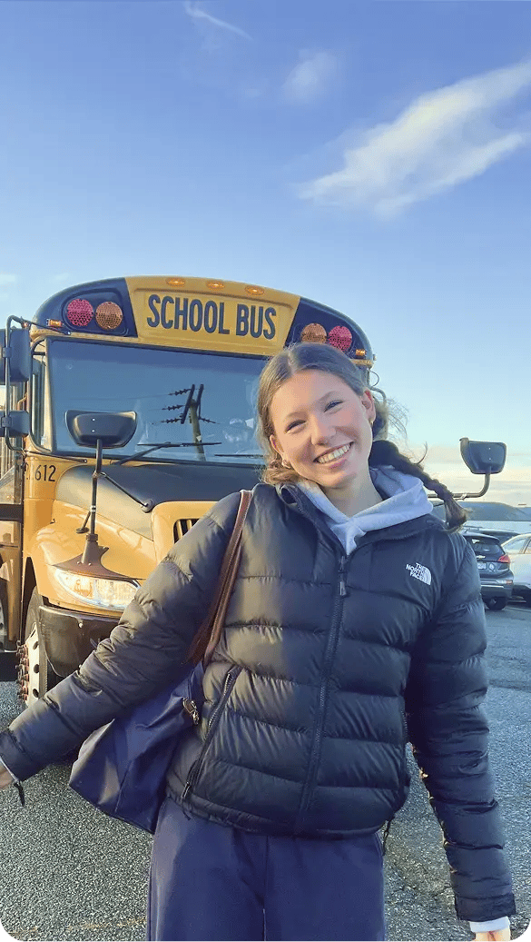 Schülerin Kanada gelber Schulbus