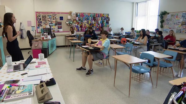 Schülerinnen Kanada Klassenzimmerfoto