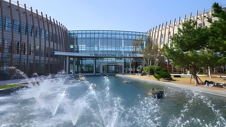 School Image - Branksome Hall Asia