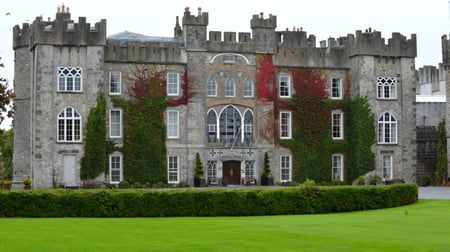 Clongowes Wood College
