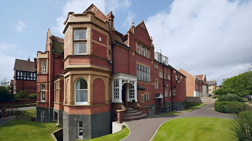 School Image - Earlscliffe