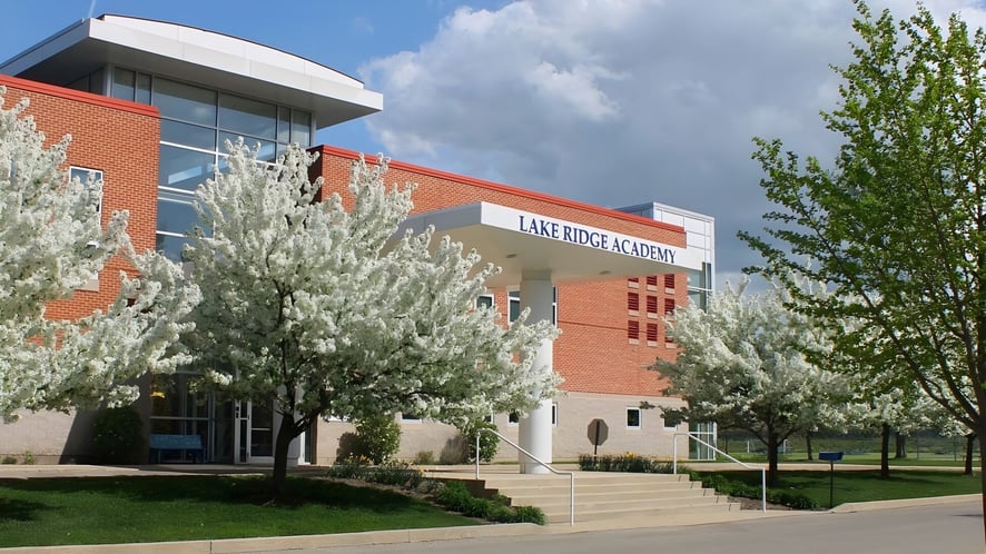 School Image - Lake Ridge Academy