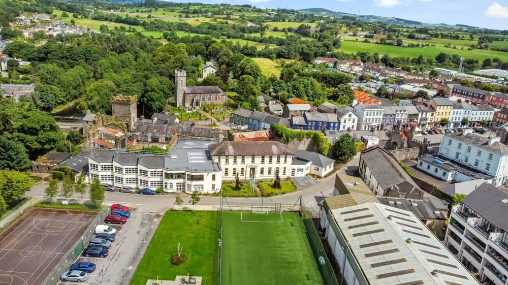 Bild zeigt keine erkennbaren Motive oder Aktivitäten am McEgan College.