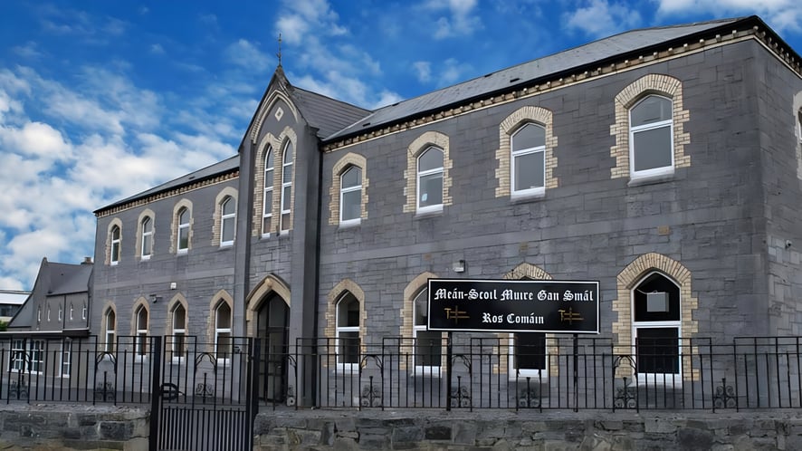 School Image - Meán-Scoil Mhuire Gan Smál  (Convent of Mercy Roscommon)