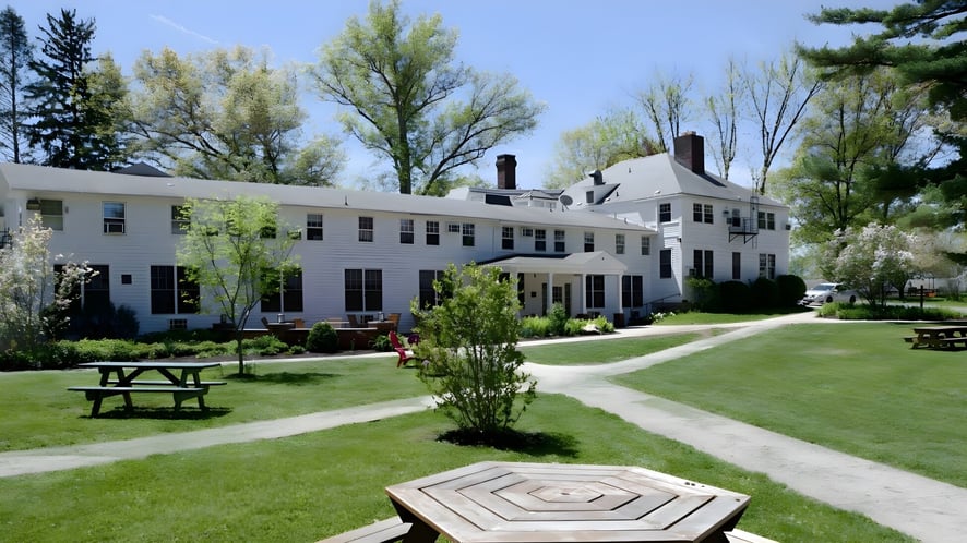 School Image - Oakwood Friends School