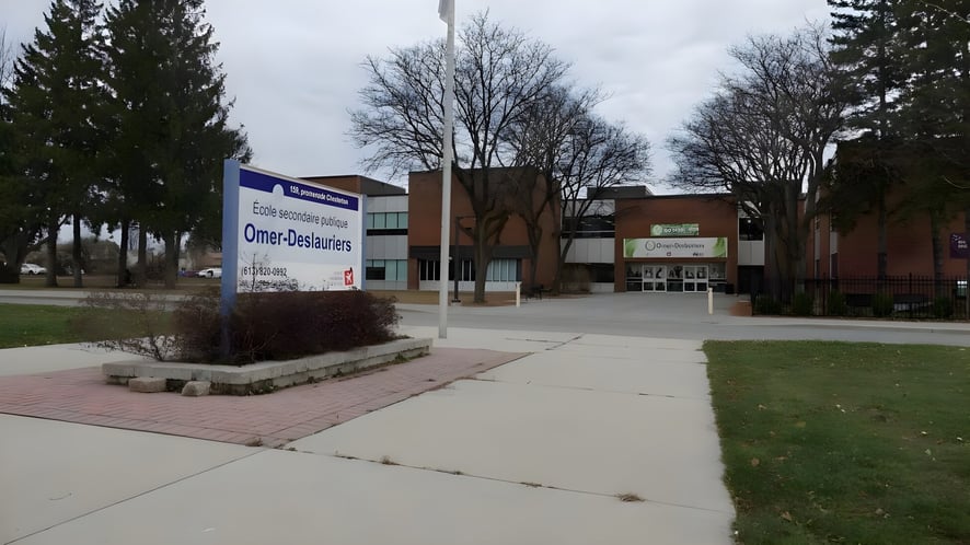 School Image - École secondaire publique Omer-Deslauriers