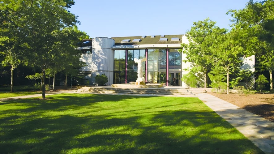School Image - Ross School