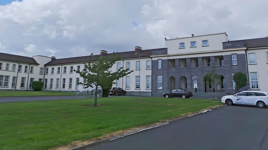 School Image - Salerno Secondary School