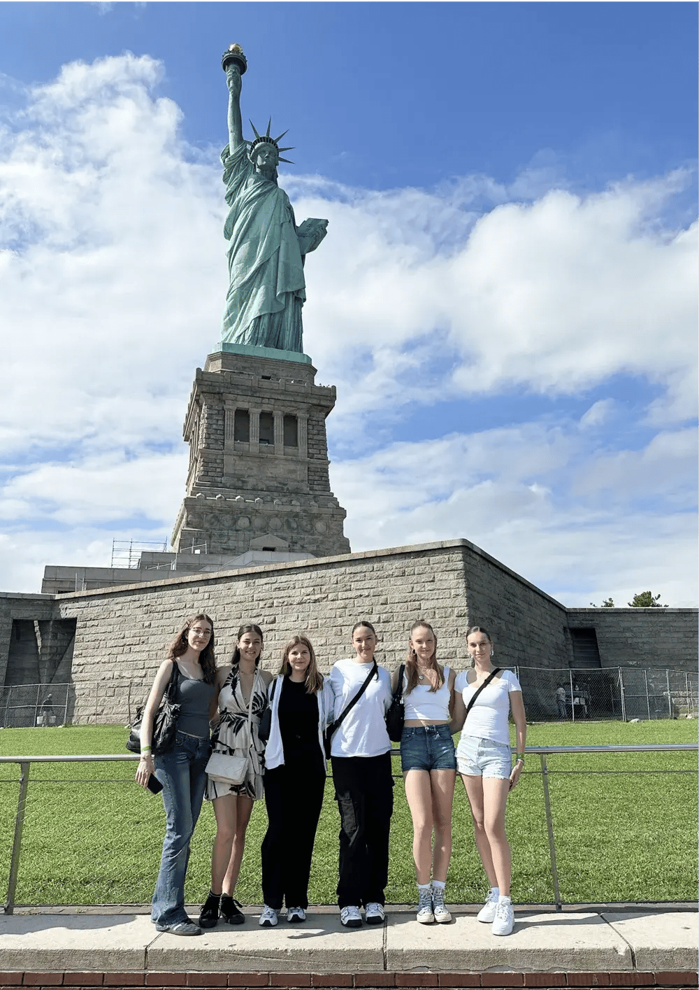 USA  Bild 3 1-Oct-15-2025-09-56-35-0535-AM