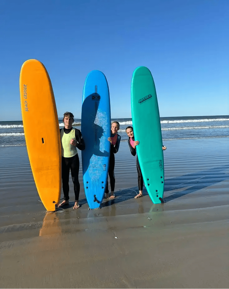 drei Freundinnen Neuseeland Surfen