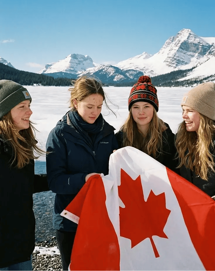 vier Schülerinnen Kanada Berge