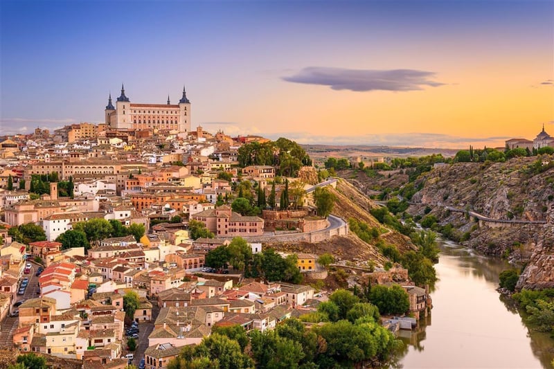 xl_Spanien_Toledo_Alcazar_is_tour_464975554_ie