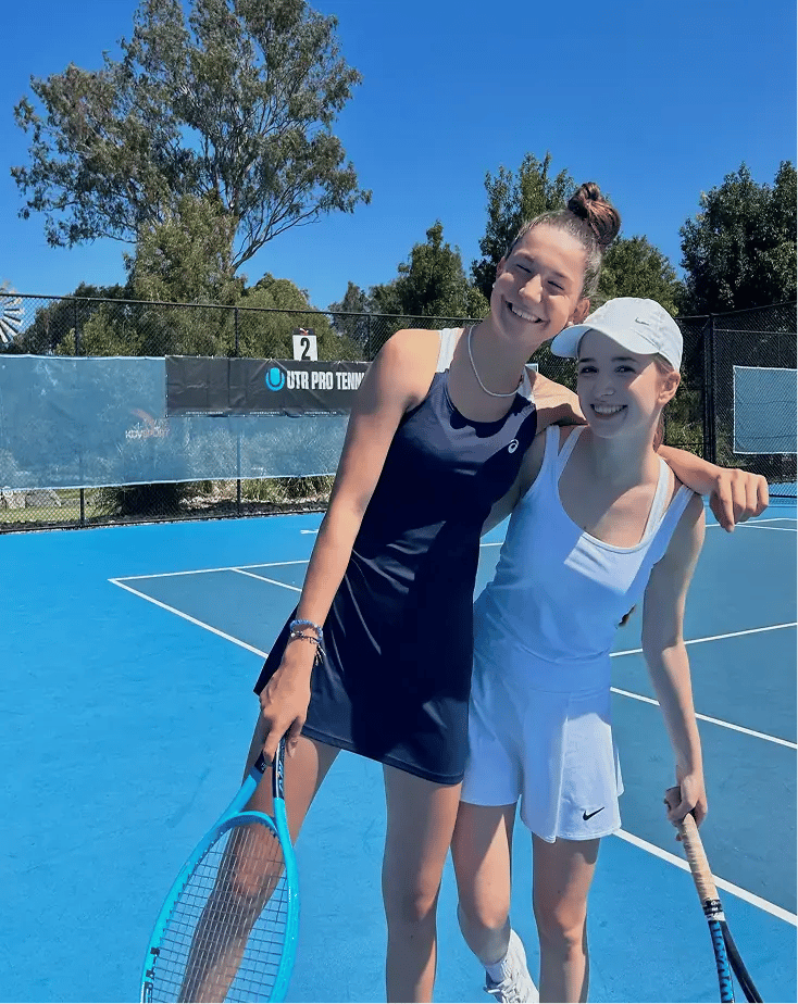 zwei Freundinnen Australien Tennis