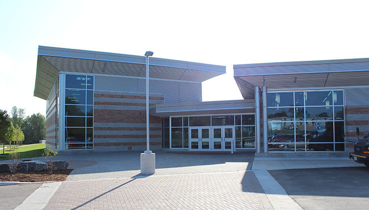 Ein Schulgebäude im Avon Maitland District School Board